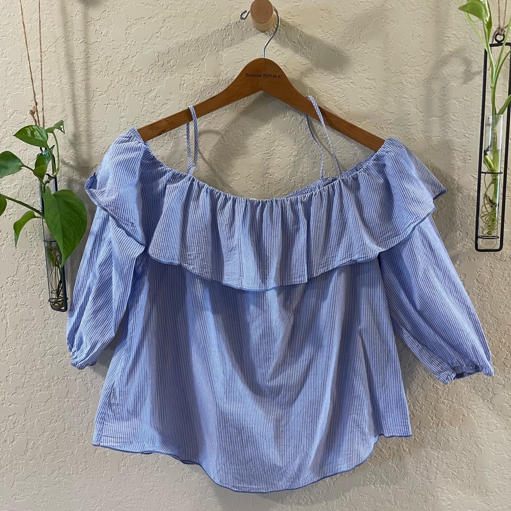 E (hanger) M Blue off shoulder ruffle striped top